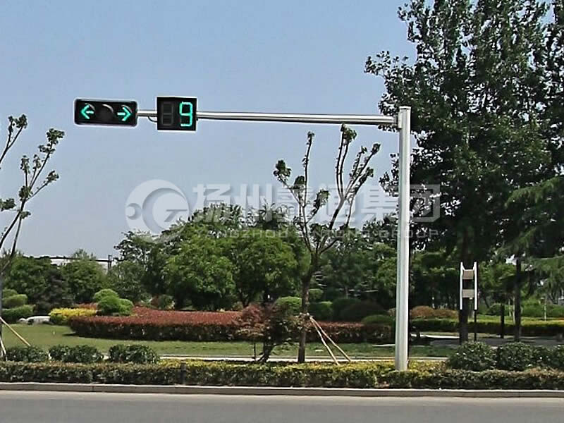 XHDG-035，L型八棱信號(hào)燈桿，丁字路口